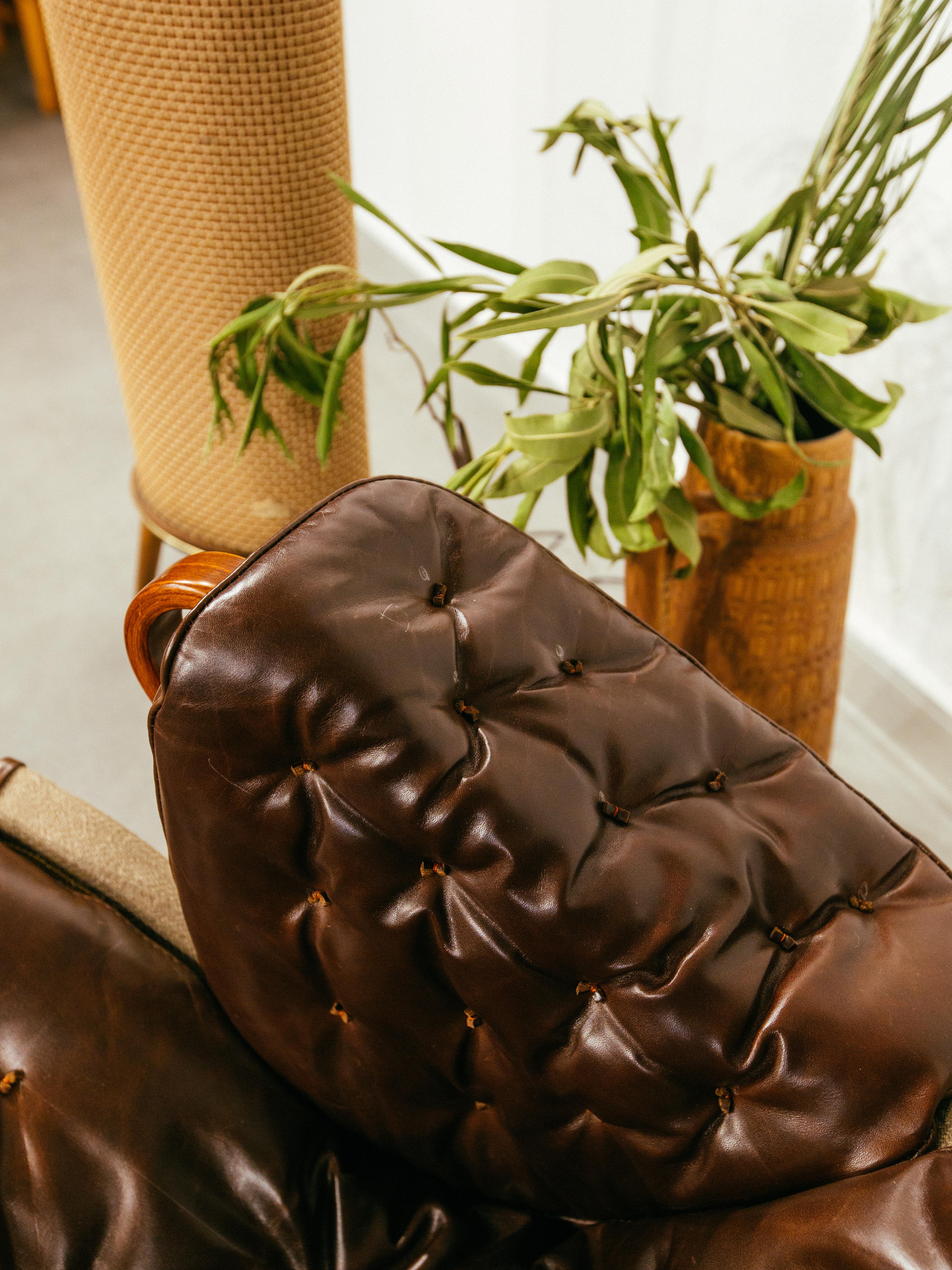 Bruno Mathsson tasarımı , Dux marka üretimi ' Pernilla Lounge Chair'